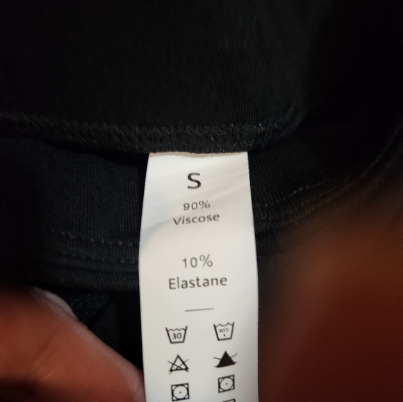 NWT Halara ruffle shorts - Picture 7 of 8